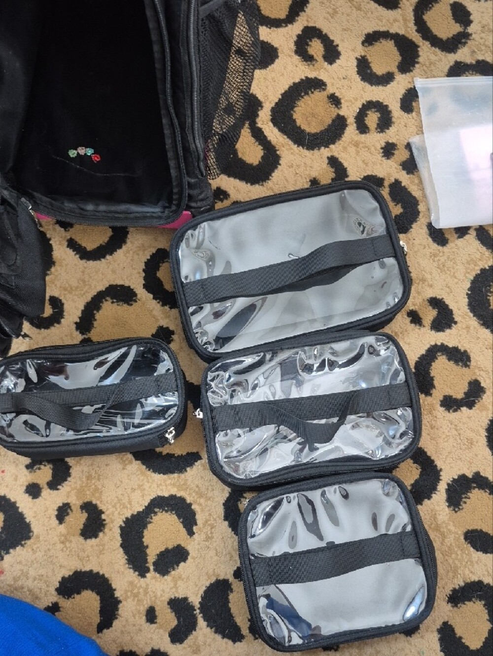 Zuca Travel Makeup or Craft Bag Black with Pink Frame - Picture 5 of 5